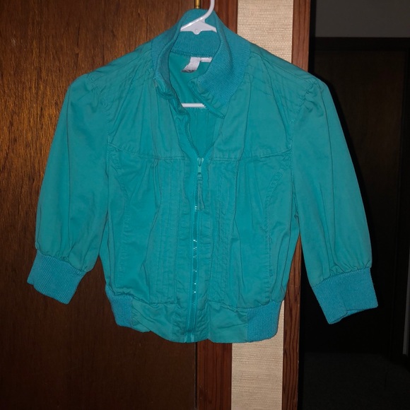 Crop Jacket - Picture 2 of 4